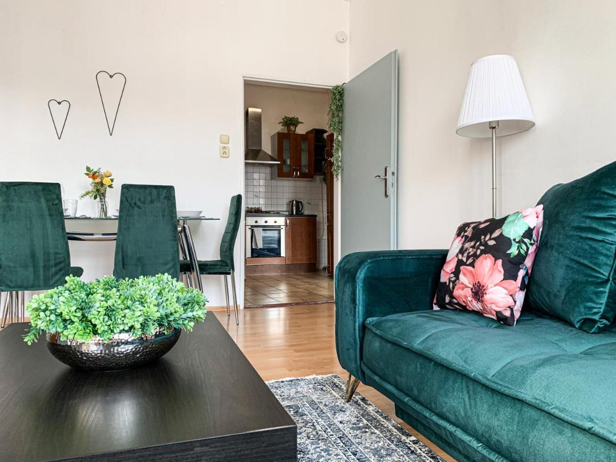 Cozy Downtown City Living 브라티슬라바 외부 사진