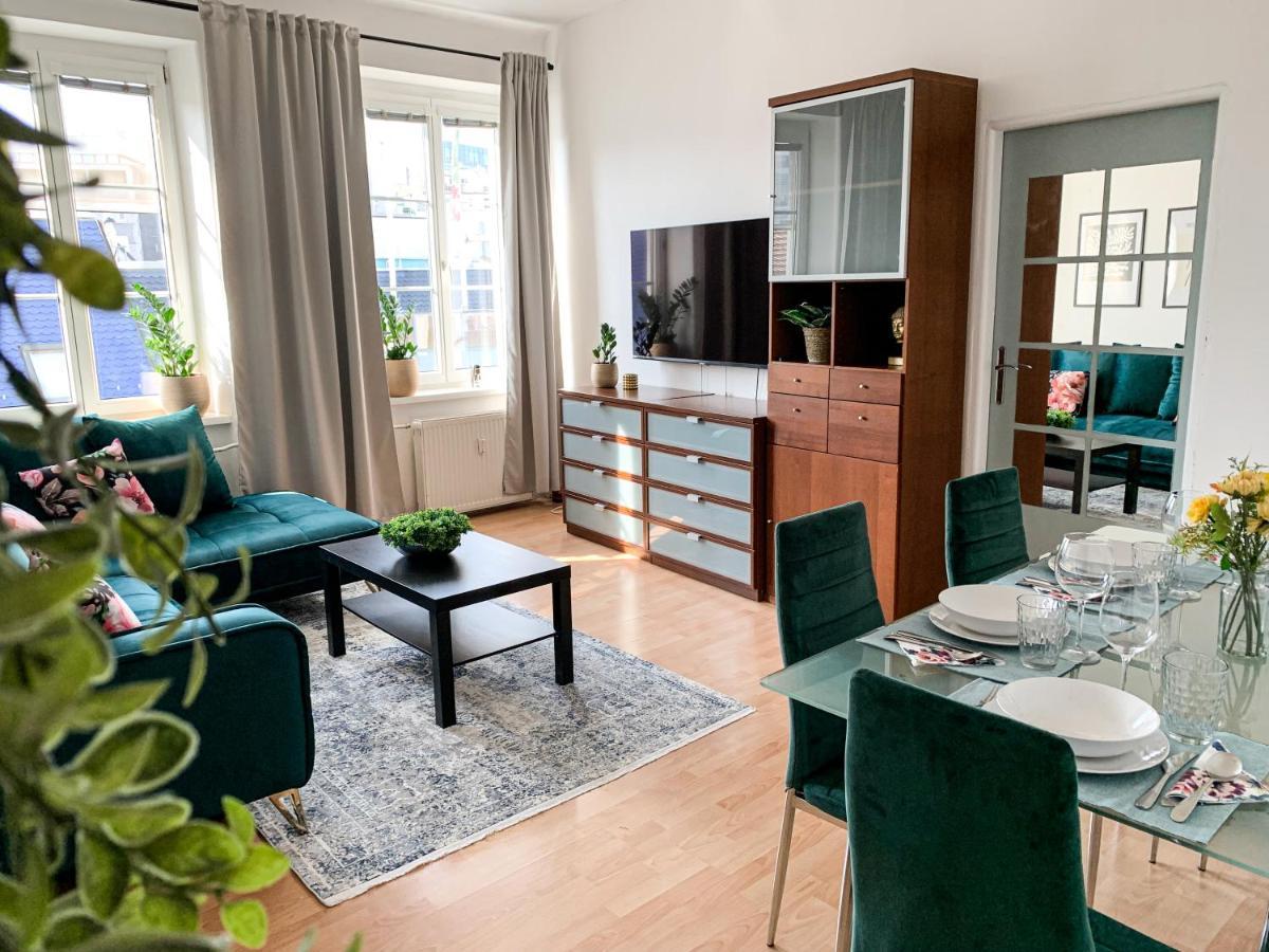 Cozy Downtown City Living 브라티슬라바 외부 사진
